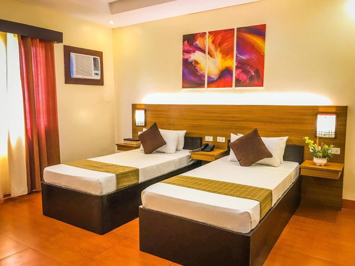 Klir Waterpark Resort And Hotels Guiguinto Exterior photo